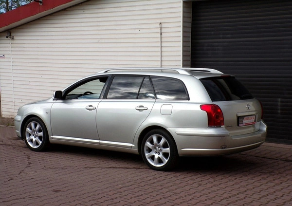 Toyota Avensis cena 13900 przebieg: 198000, rok produkcji 2005 z Kolno małe 407
